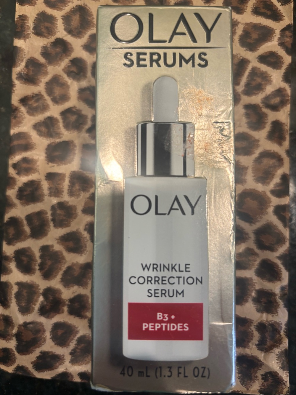 OLAY Wrinkle Correction Serum - White with Silver Accents